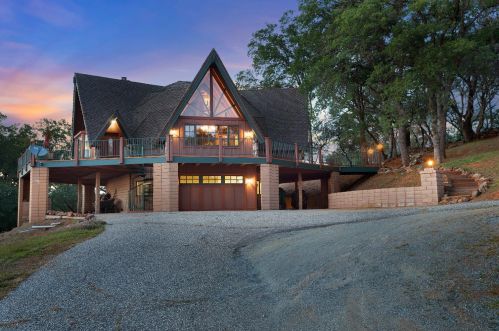 10160 Moran Dr, Auburn, CA 95603-9483