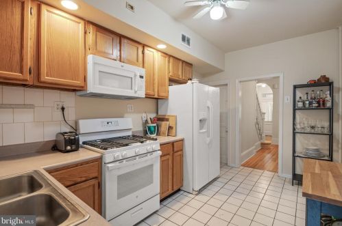 232 Walnut St, Lancaster PA  17602-2342 exterior