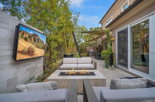 52 Umbria, Irvine, CA 92618-8877