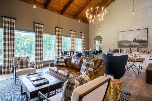 7700 Colquitt Rd, Atlanta GA  30350-4924 exterior