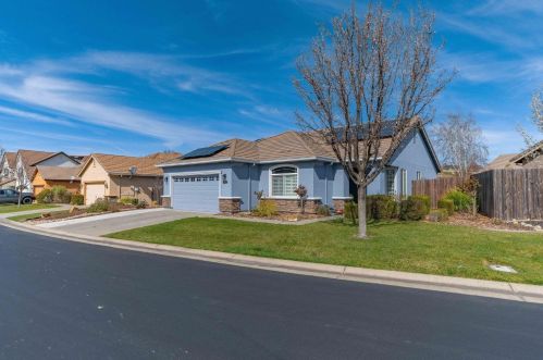 347 Gold Creek Dr, Valley Springs, CA 95252-8100