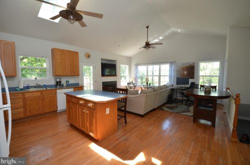 1501 Washington Rd, Shady Side MD  20764-3205 exterior