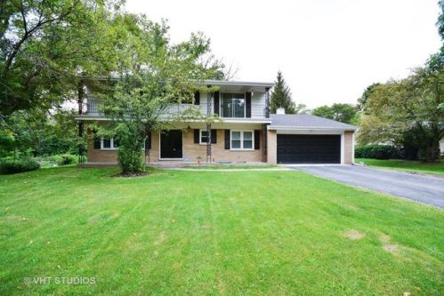 331 Woodland Hills Rd, Batavia, IL 60510-2824