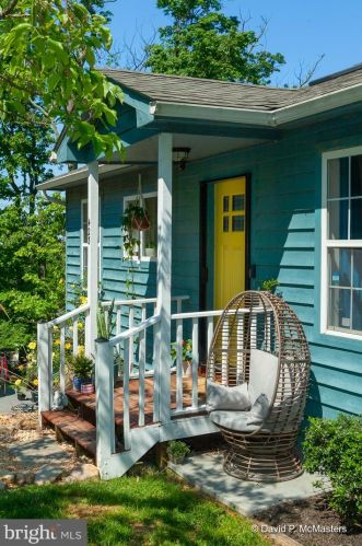 423 Shannondale Rd, Harpers Ferry WV 25425-4564 exterior