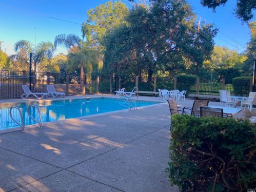 400 Suntree Ln, Concord CA  94523-5150 exterior