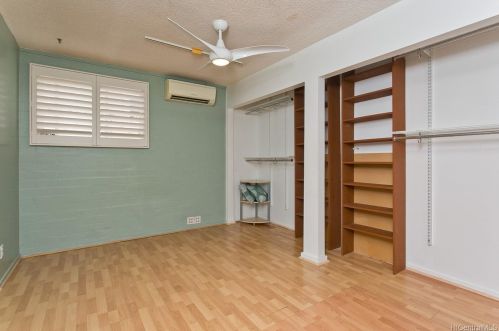 39 Makaweli St, Honolulu HI  96825-2148 exterior