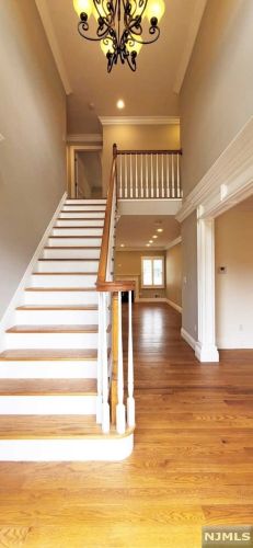 134 5th St, Cresskill, NJ 07626-2002