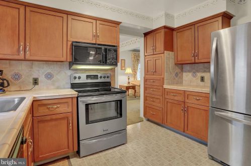 966 Mccosh St, Hanover PA 17331-1833 exterior