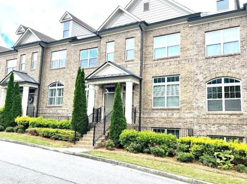 7485 Highland Bluff Dr, Atlanta, GA 30328-0032