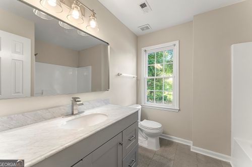 4810 Highland Lk Dr, Atlanta GA  30349-3913 exterior