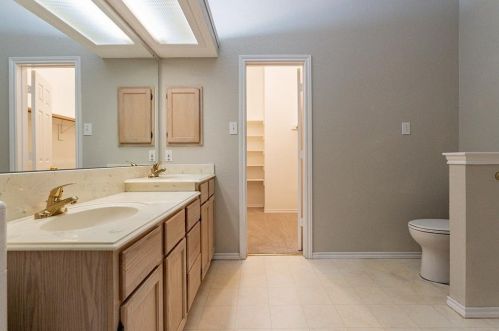 1621 Morrison Dr, Fort Worth TX  76112-3766 exterior