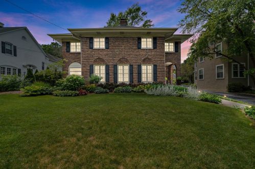 342 Forest St, Northfield, IL 60093-3820