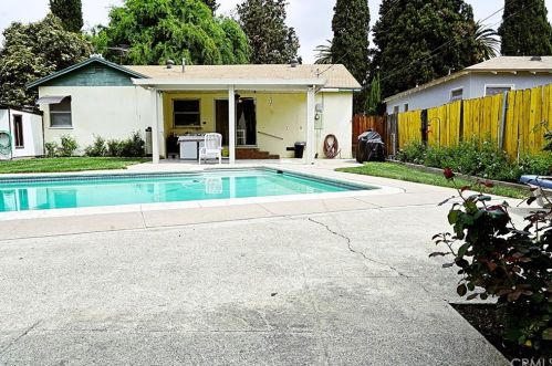 4638 Edgewood Pl, Riverside CA  92506-1027 exterior