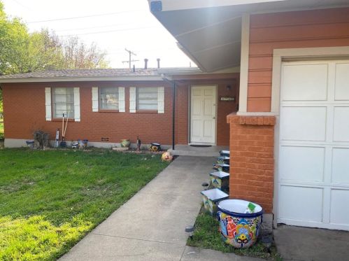 3720 Slade Blvd, Fort Worth TX  76116-6947 exterior