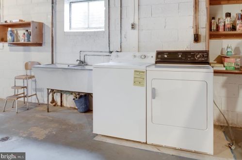 1002 Cliftonbrook Ln, Silver Spring MD 20905-3709 exterior