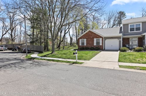 64 Redwood Dr, Tinton Falls NJ  07712-8702 exterior