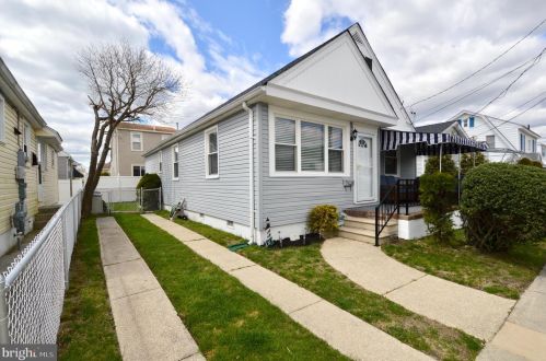 216 Clermont Ave, Atlantic City, NJ 08402-2028