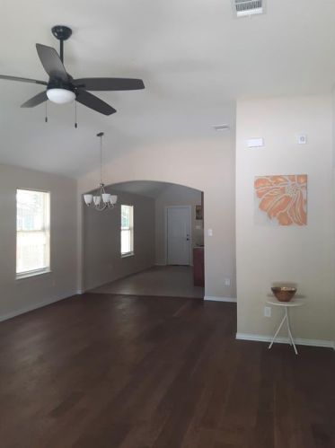 124 Glenmore St, Irving, TX 75060-4333