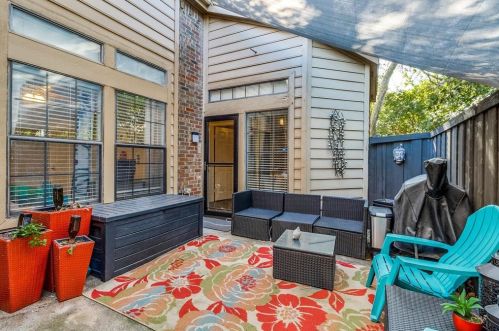 2503 Mallard Cv, Carrollton TX 75006-2233 exterior