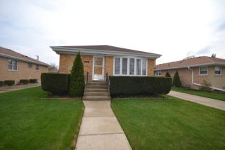 7359 Lee St, Niles, IL 60714-2211