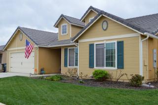 1461 National Dr, Lemoore, CA 93245-3833