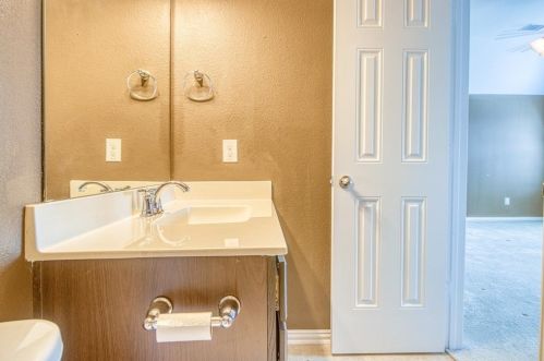 302 Round Lake Dr, Richmond TX 77469-1778 exterior