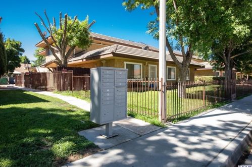 844 Avenue, Lancaster, CA