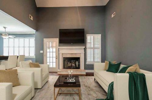 1 Village Pt, Newnan, GA 30265-3330