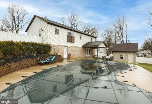 57 Webhannet Dr, Charles Town, WV 25414-5301