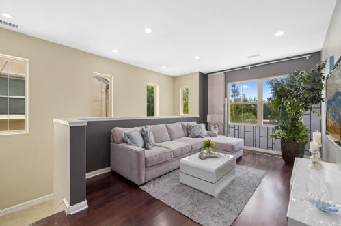 29 Bromeliad, Irvine CA  92618-2247 exterior