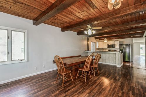 356 Grant St, Saint Anne, IL 60964-7293
