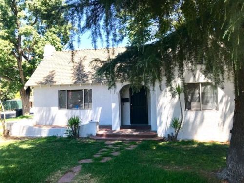 208 Ash St, Modesto, CA 95351-2701