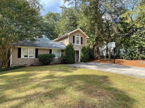 2280 Briarwood Hills Dr, Atlanta GA  30319-3838 exterior