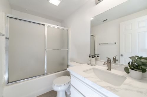 1407 Elmhurst, Irvine CA  92618-4023 exterior
