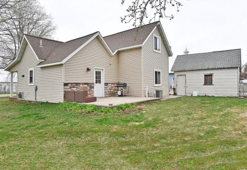 302 Division St, Morristown, MN 55052-5152