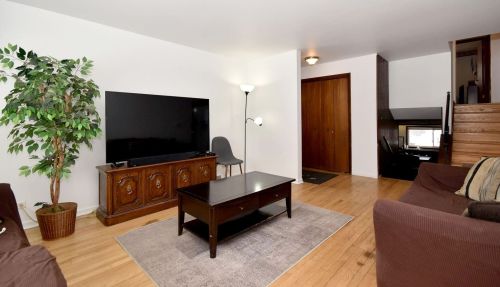 305 North End Ave, Elmhurst, IL 60126-1366