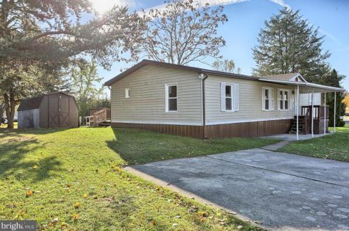 124 Tower Cir, Carlisle, PA 17013-9628