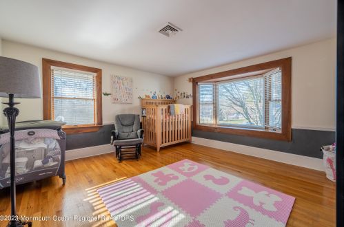 15 Hartshorne Pl, Middletown NJ  07748-2520 exterior