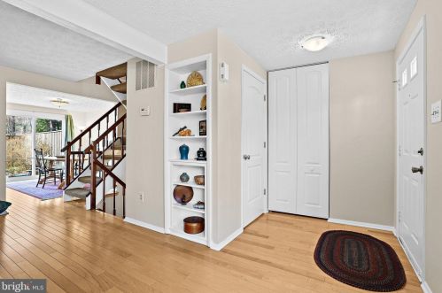 11511 Ivy Bush Ct, Herndon, VA 20191-2260
