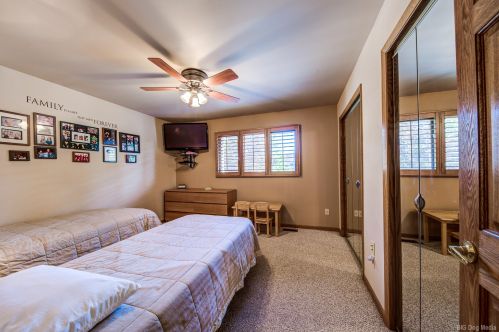 331 Ridgemoor Dr, Willowbrook IL  60527-5419 exterior