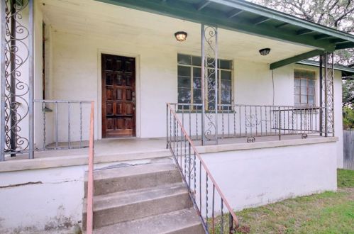 1300 August Dr, Austin TX  78753-2910 exterior