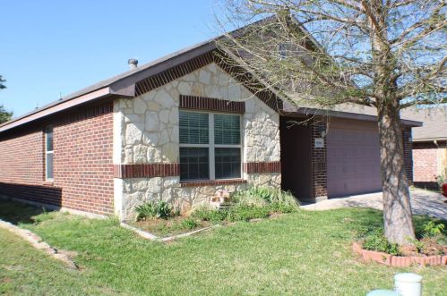 10104 Cougar Trl, Fort Worth TX  76108-4017 exterior