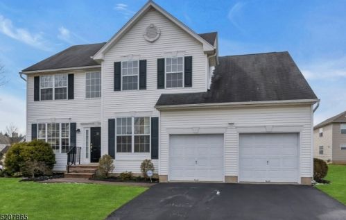 21 Danberry Ln, Bridgewater, NJ 08807-5781
