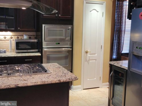 45 Spinnaker Dr, Mount Laurel NJ  08054-6107 exterior