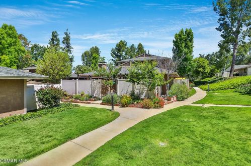 28849 Conejo View Dr, Calabasas, CA 91301-3365