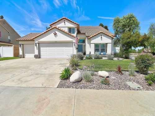 9127 Mandarin Ln, Riverside, CA 92508-6444
