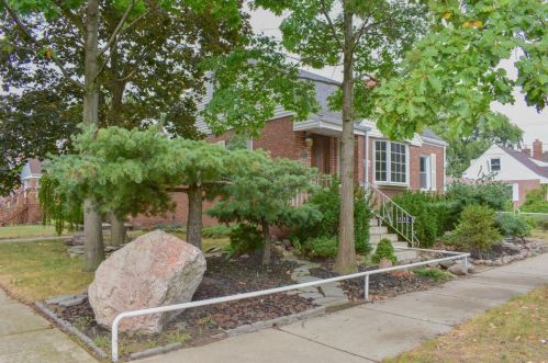 649 141st St, Hammond, IN 46327-1224