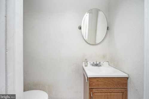 327 Haddon Ave, Camden NJ 08103-2854 exterior