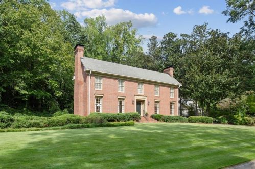 2840 Careygate, Atlanta, GA 30305-2821