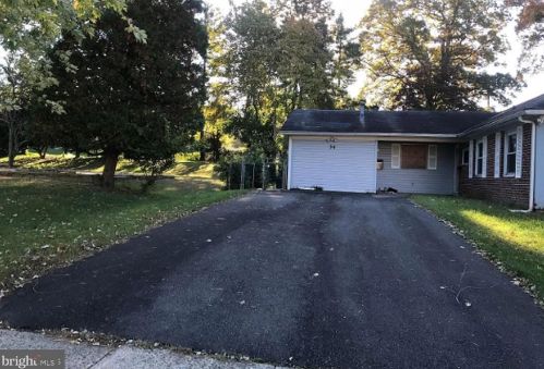 34 Pinafore Ln, Willingboro, NJ 08046-2607
